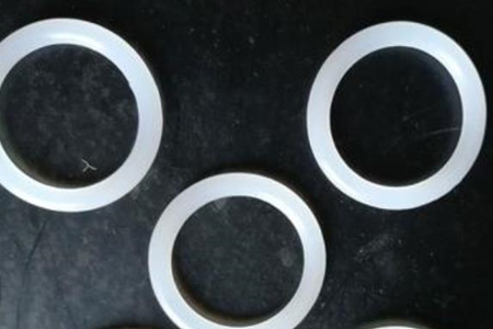 生產(chǎn)丁腈橡膠O型圈需要用到哪些設(shè)備？廠家解讀！